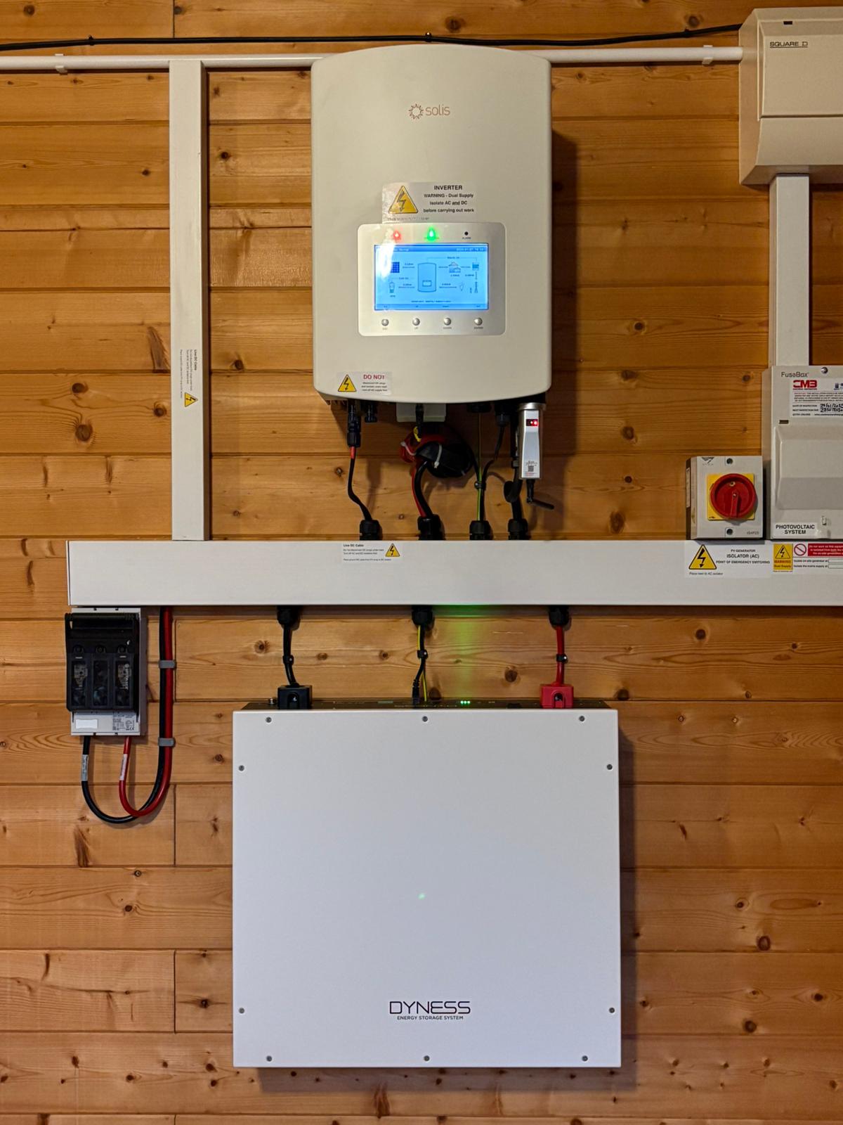 2.88kW Jinko 480w Solar Panels with Dyness 5.12kWh battery  in SN1 3AQ